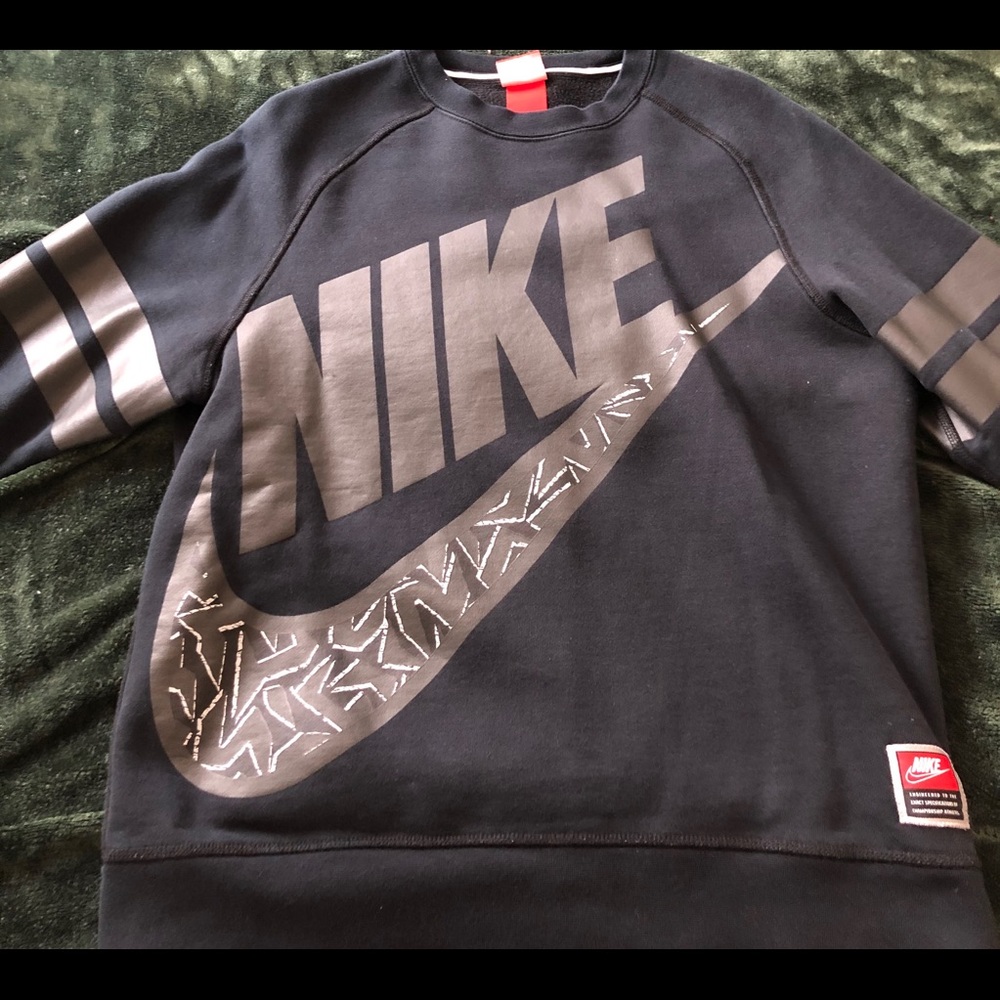 Black Nike Crewneck